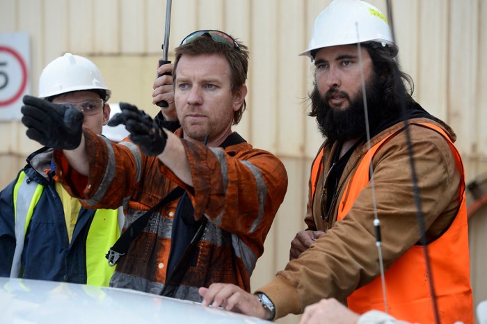 Ewan McGregor and director Julius Avery on the set of Son of a Gun.