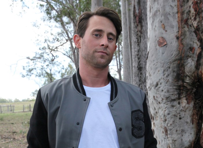 Red Billabong Cinema Australia BJ