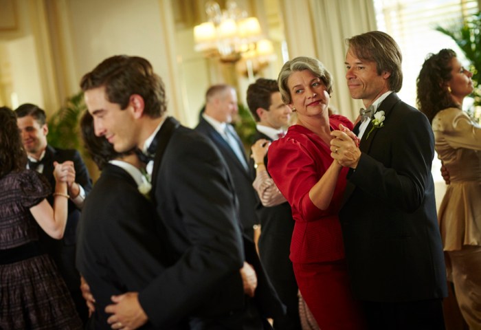 Tim Conigrave (Ryan Corr), Dick Conigrave (Guy Pearce), Mary-Gert Conigrave (Kerry Fox)